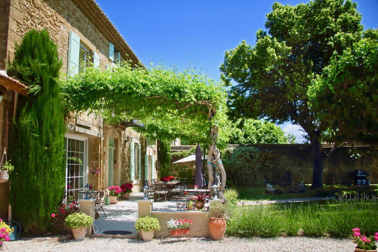 Fontaine Des Magnarelles Hotel Althen-des-Paluds Exterior photo