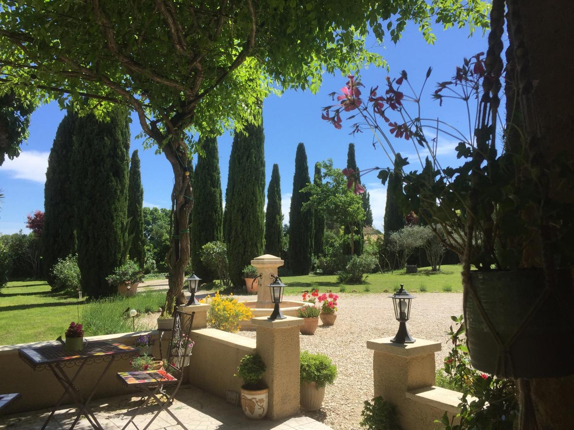 Fontaine Des Magnarelles Hotel Althen-des-Paluds Exterior photo
