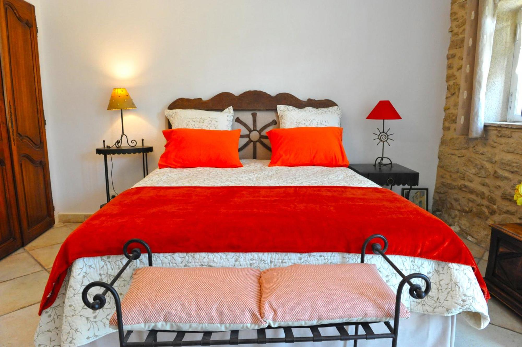 Fontaine Des Magnarelles Hotel Althen-des-Paluds Room photo